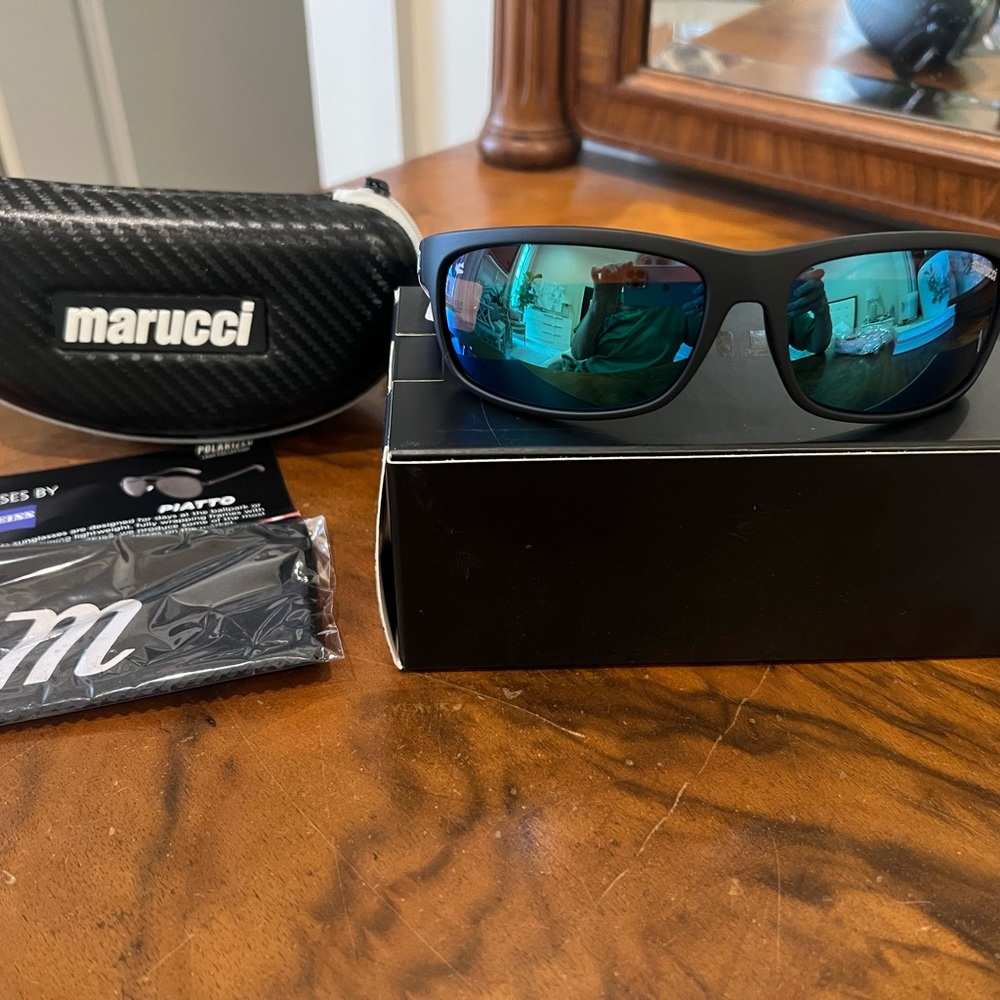 New with Box / tags Marucci Matte Black Polarized Sunglasses Baseball Sports